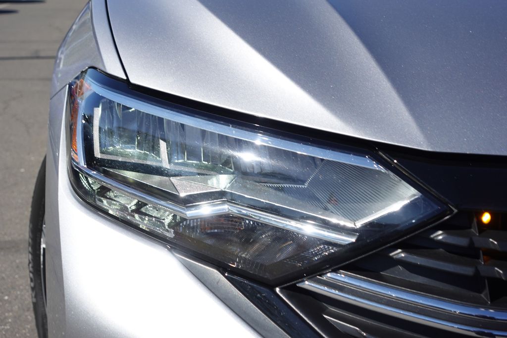 Used 2023 Silver Volkswagen 1.5T Sport image 3