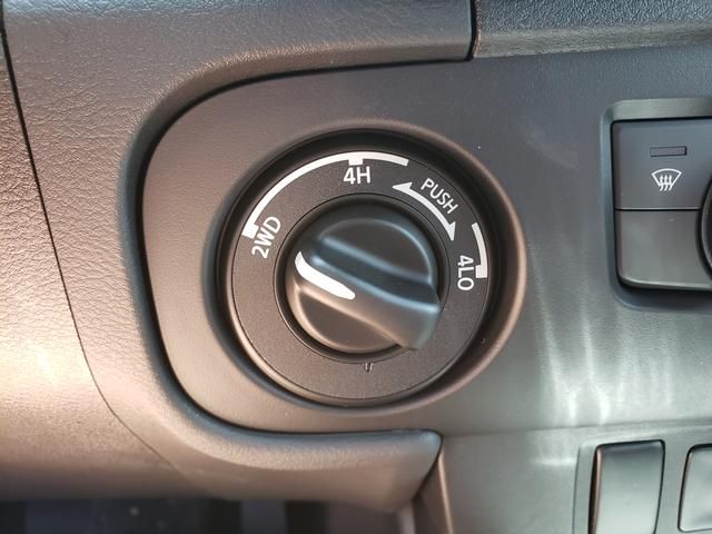 new 2025 Nissan Frontier car, priced at $38,977