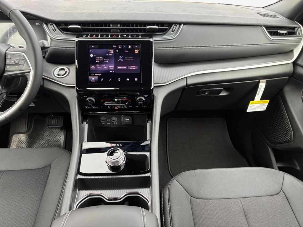 New Car 2025 Jeep Grand Cherokee  Laredo For Sale Under $35,000 In Austin, Texas