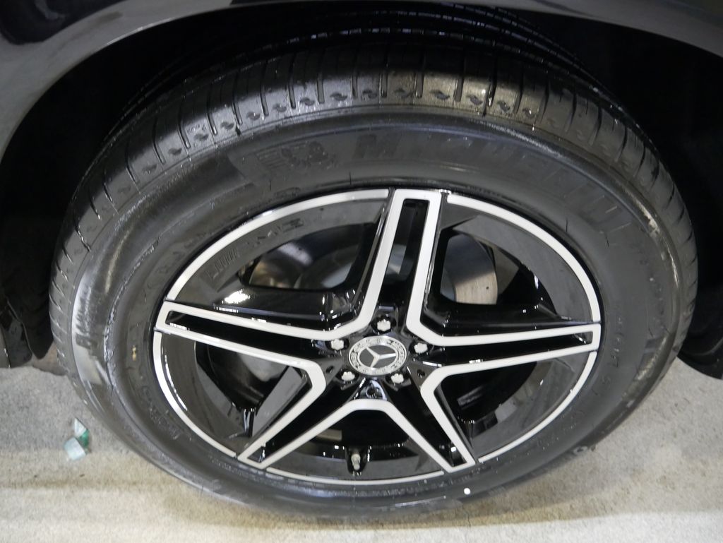 Thumbnail: 2026 Mercedes-Benz GLE - 13