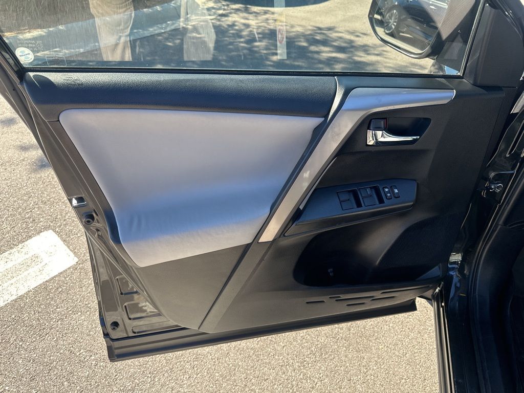 Used Car 2016 Toyota Rav4 Hybrid  Xle For Sale Under $20,000 In Austin, Texas