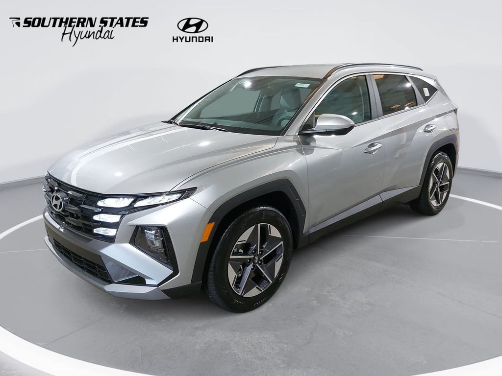 Shimmering Silver 2026 Hyundai Tucson SUV / Crossover Front-Wheel Drive 8-Speed Automatic