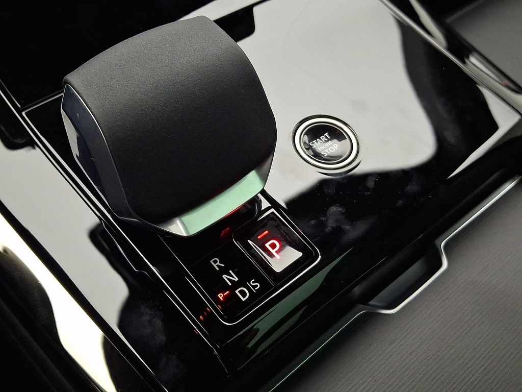 Thumbnail: 2026 Land Rover Range Rover Sport - 12