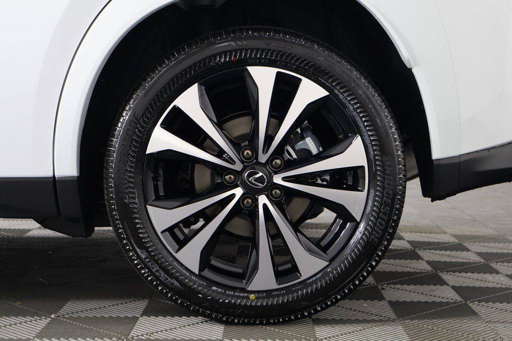 Thumbnail: 2025 Lexus UX - 10