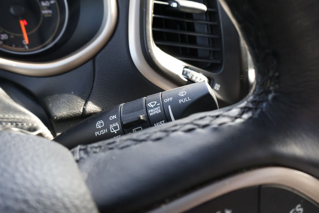 2016 Jeep Cherokee 75th Anniversary Edition 22