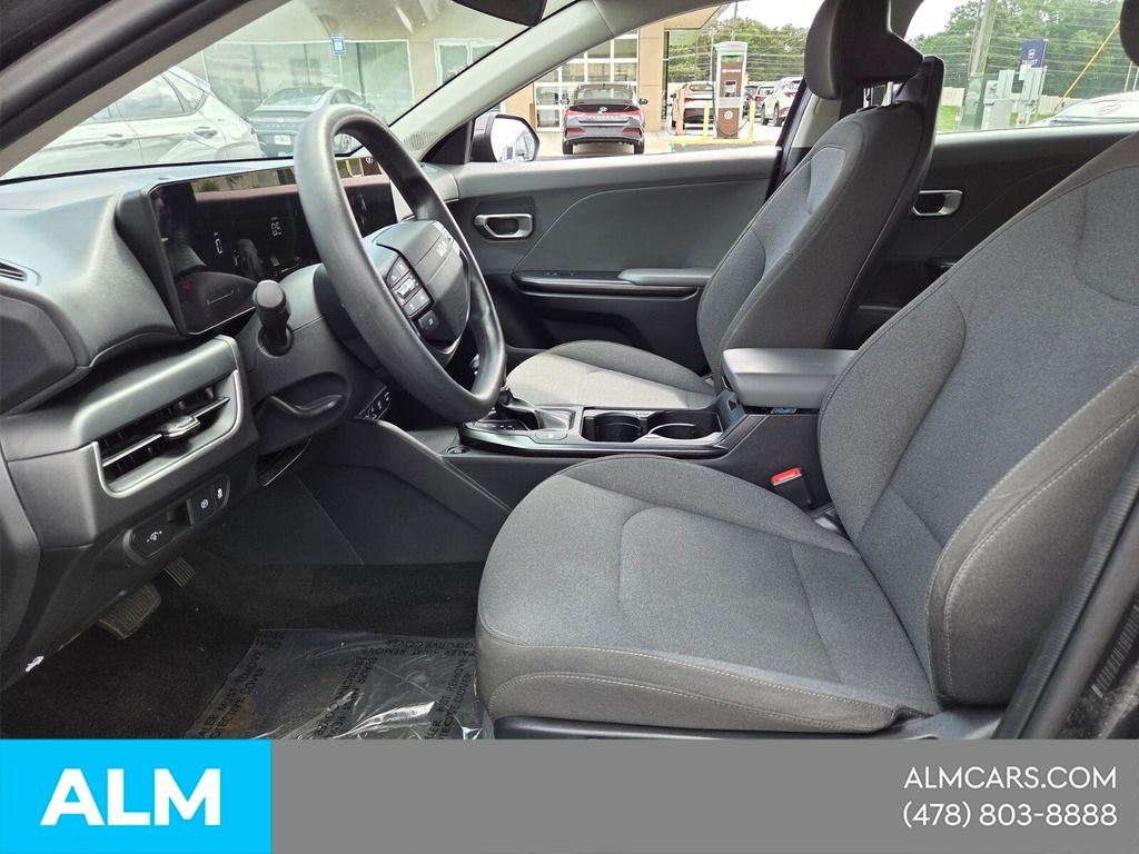 Used 2025 Gray Kia LXS image 4