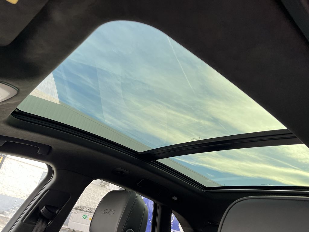 Thumbnail: 2023 Porsche Macan - 19