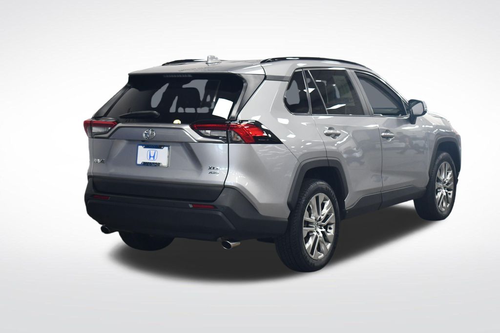 Thumbnail: 2021 Toyota RAV4 - 8