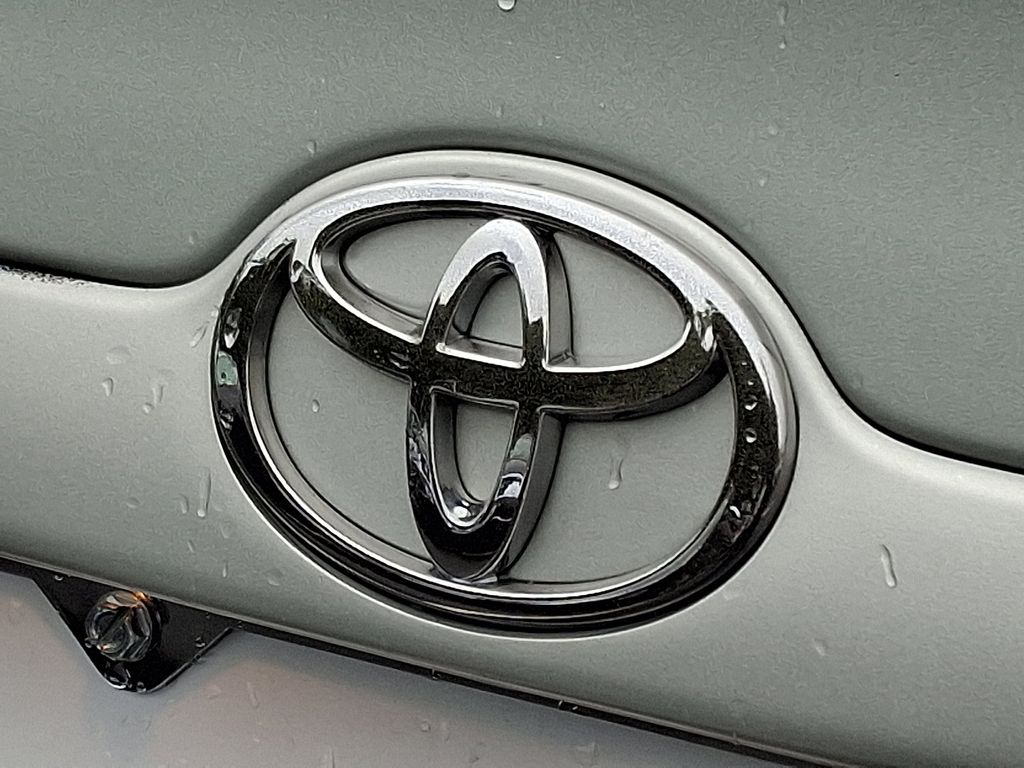 Thumbnail: 2003 Toyota Corolla - 28