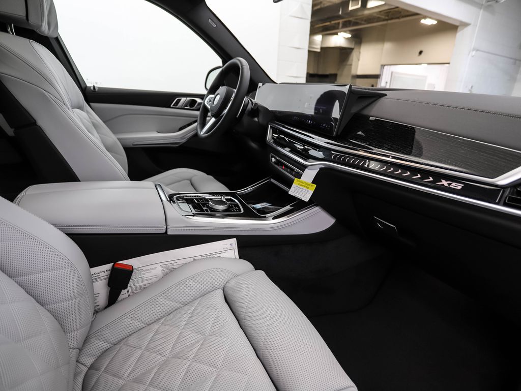Thumbnail: 2026 BMW X5 - 30