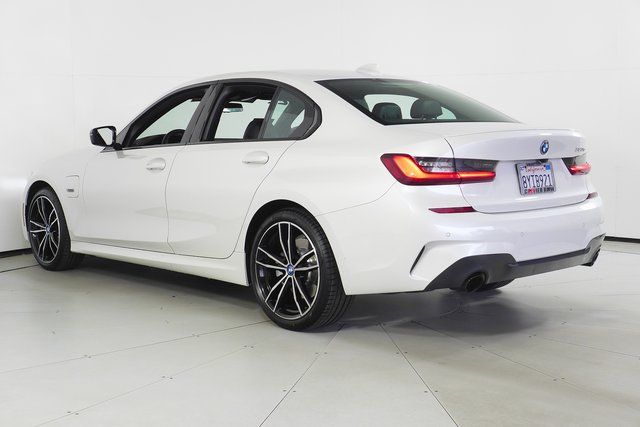 2022 BMW 3 Series 330e iPerformance 9