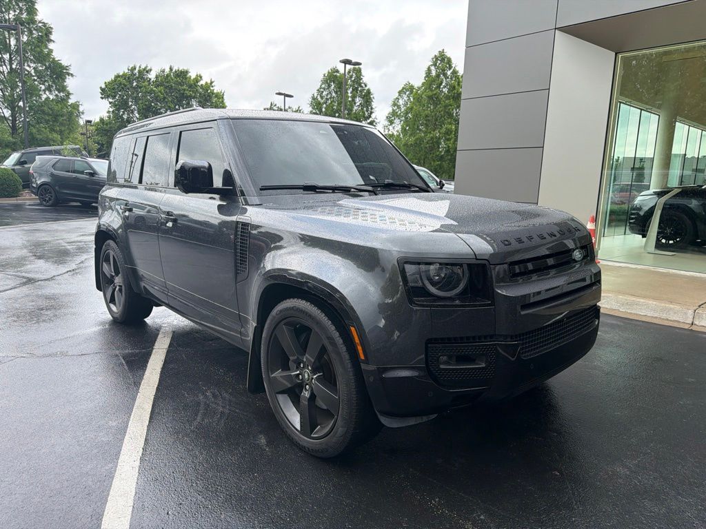 Certified Used 2025 Gray Land Rover X-Dynamic SE image 19