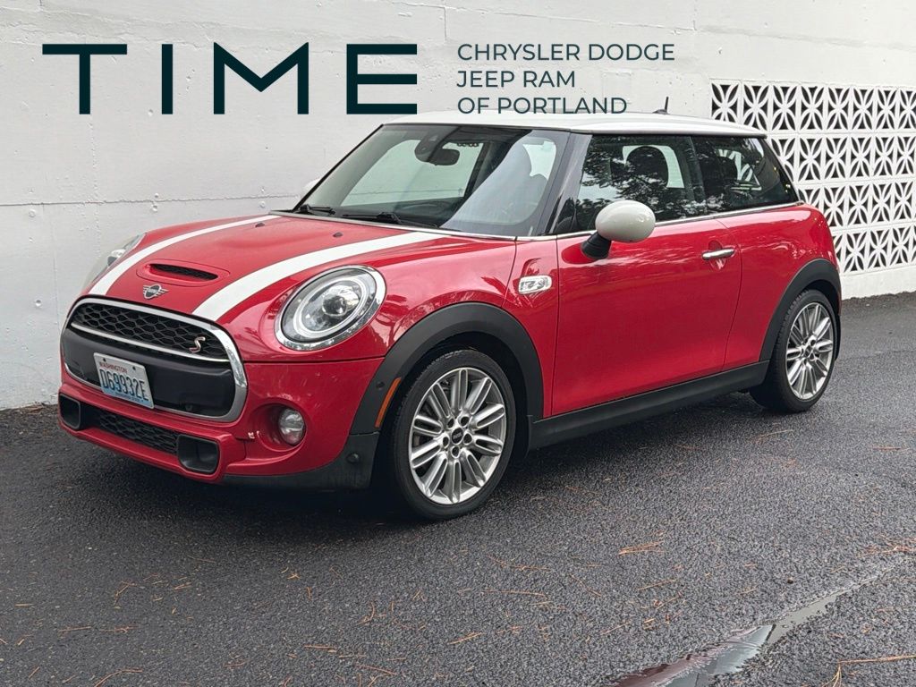 Chili Red 2019 MINI Cooper Hatchback Front-Wheel Drive 6-Speed Automatic