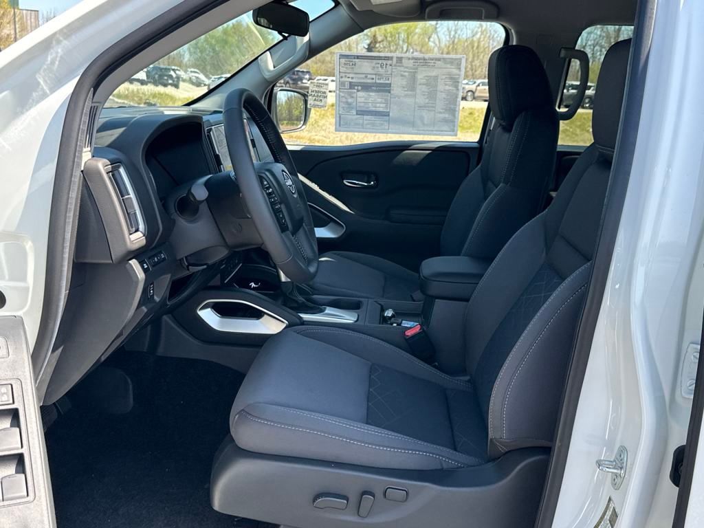2025 Nissan Frontier SV photo