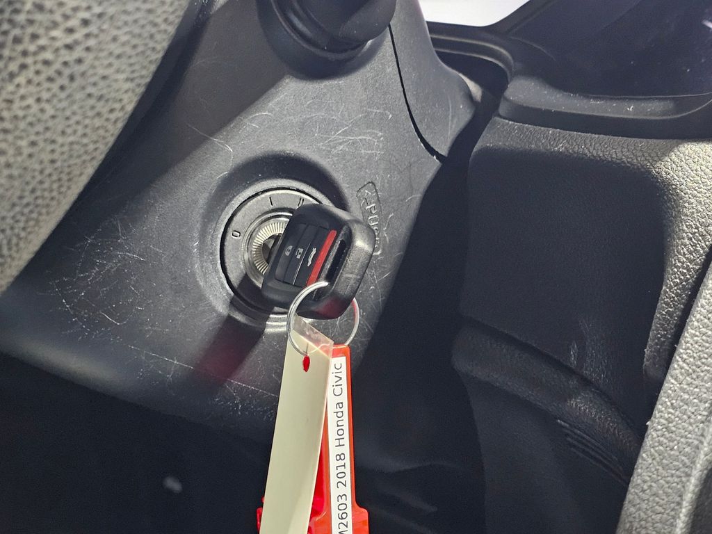 Used 2018  Honda LX image 30