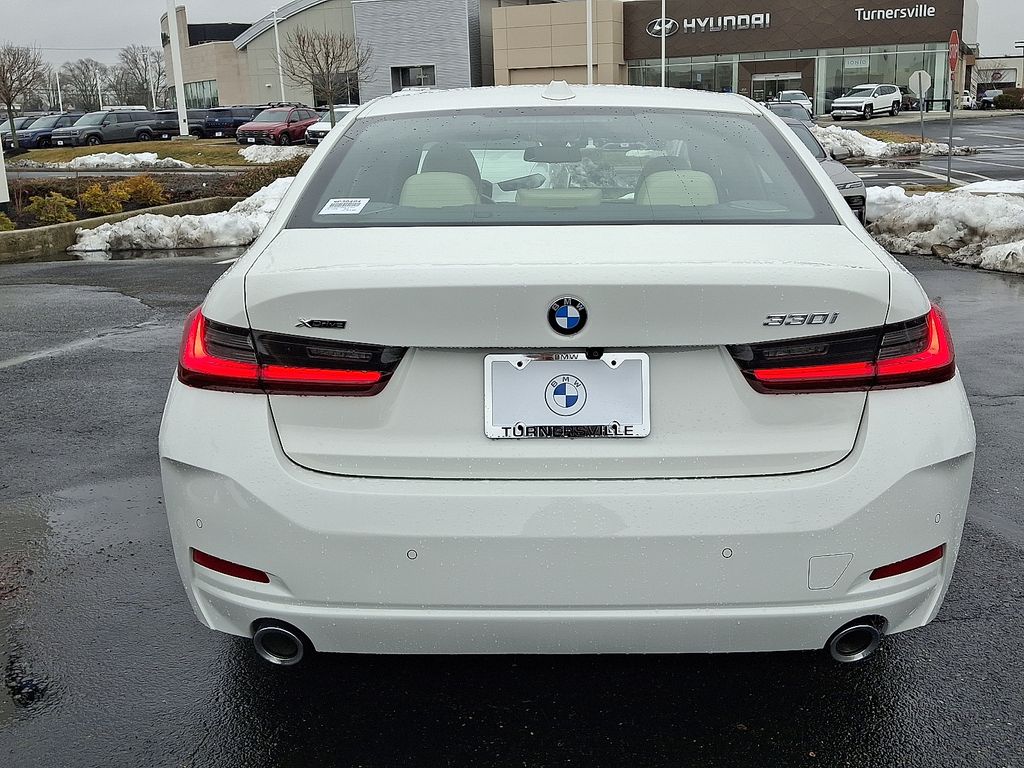 Thumbnail: 2024 BMW 3 Series - 5