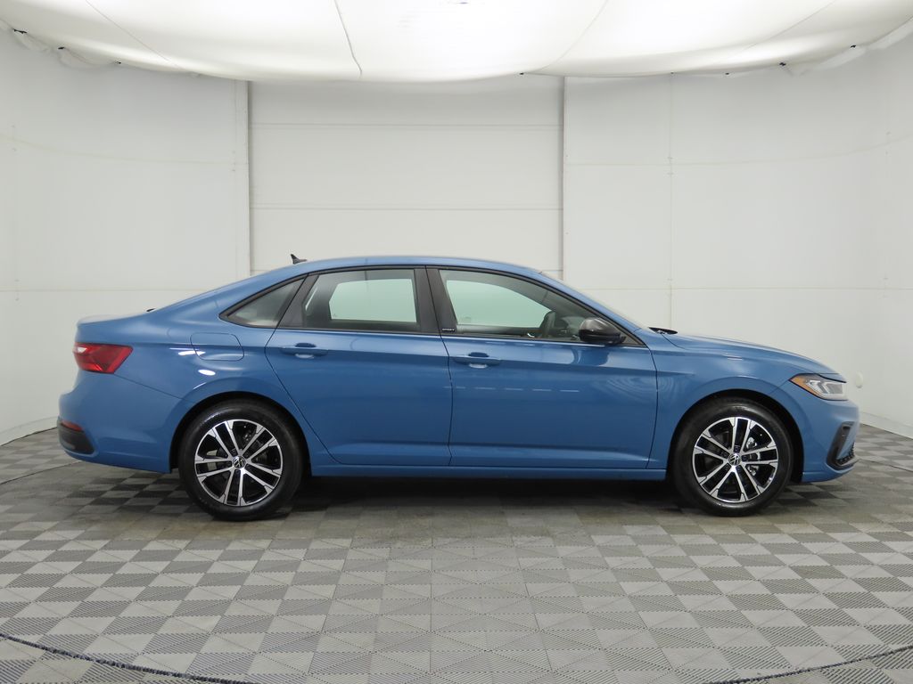Thumbnail: 2025 Volkswagen Jetta - 5