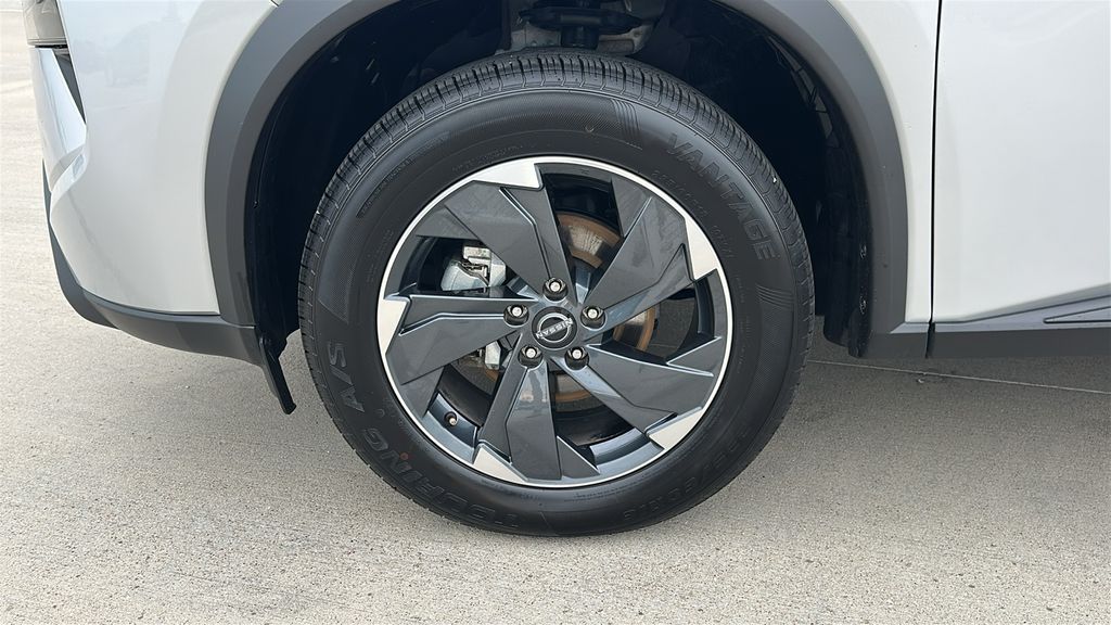 2025 Nissan Rogue SV Silver at Bravo Nissan