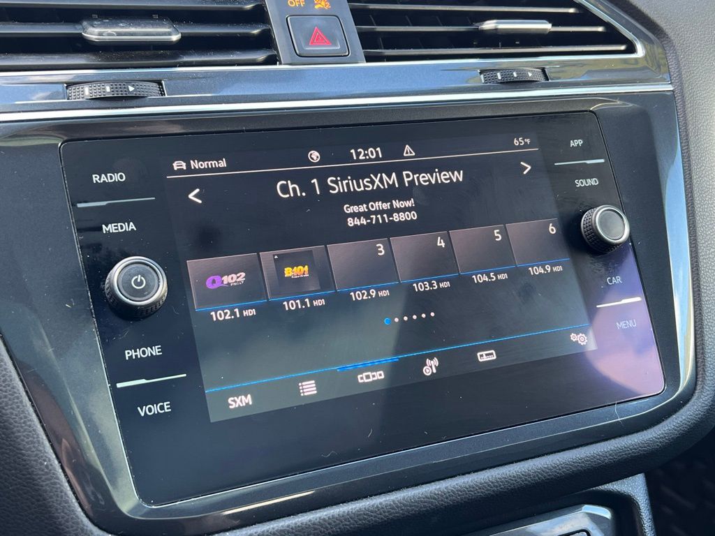 Thumbnail: 2022 Volkswagen Tiguan - 13