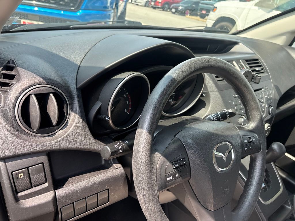 Used 2014 Red Mazda Sport image 13