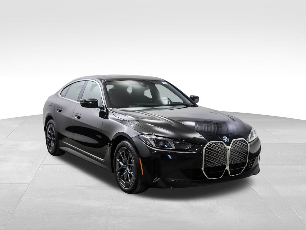 Thumbnail: 2025 BMW i4 - 7