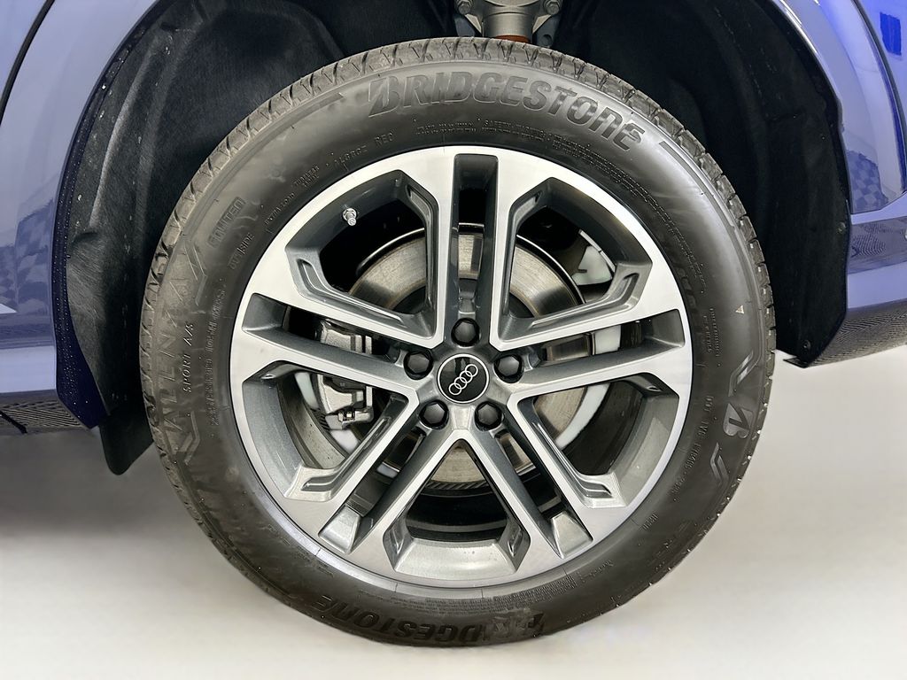 Thumbnail: 2025 Audi Q5 - 30