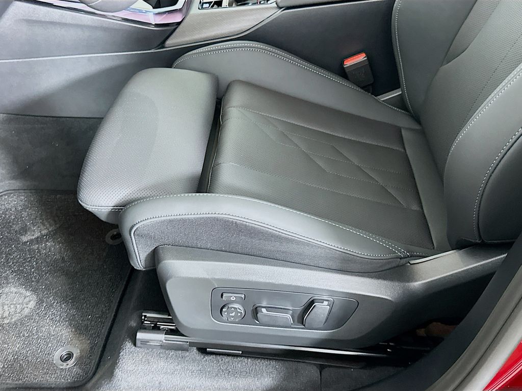 Thumbnail: 2025 BMW X3 - 21