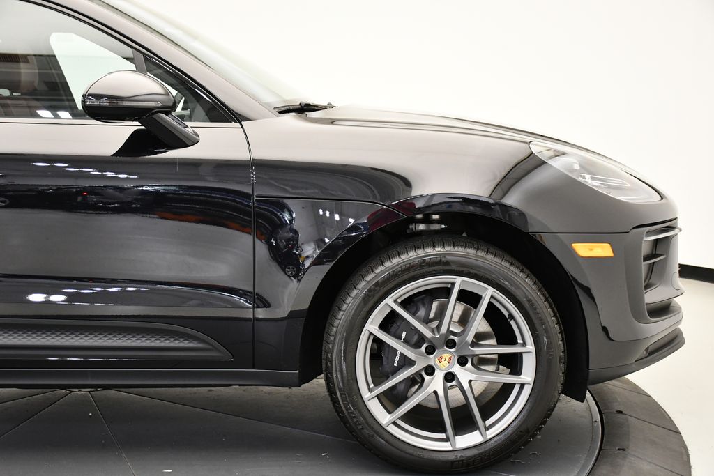 Thumbnail: 2025 Porsche Macan - 15