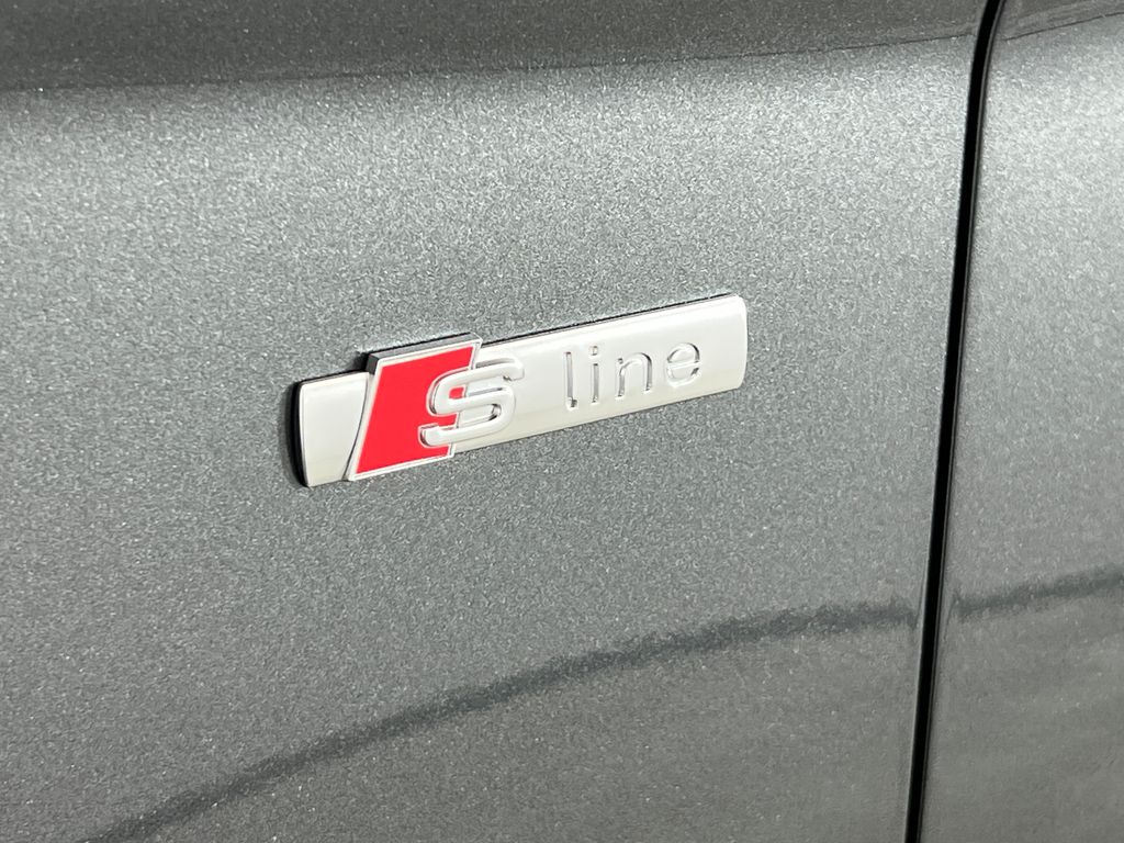 Thumbnail: 2023 Audi Q5 - 12