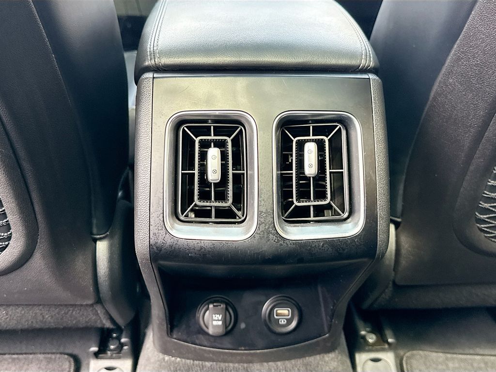 2021 Kia Sorento S 25