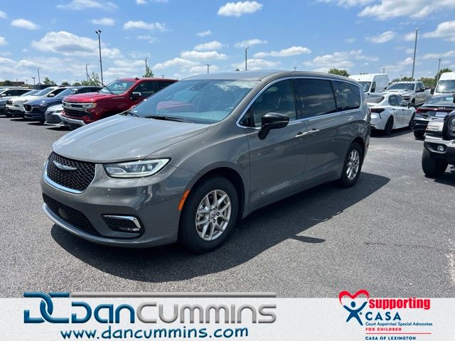 Ceramic Gray Clearcoat 2025 Chrysler Pacifica Minivan Front-Wheel Drive 9-Speed Automatic