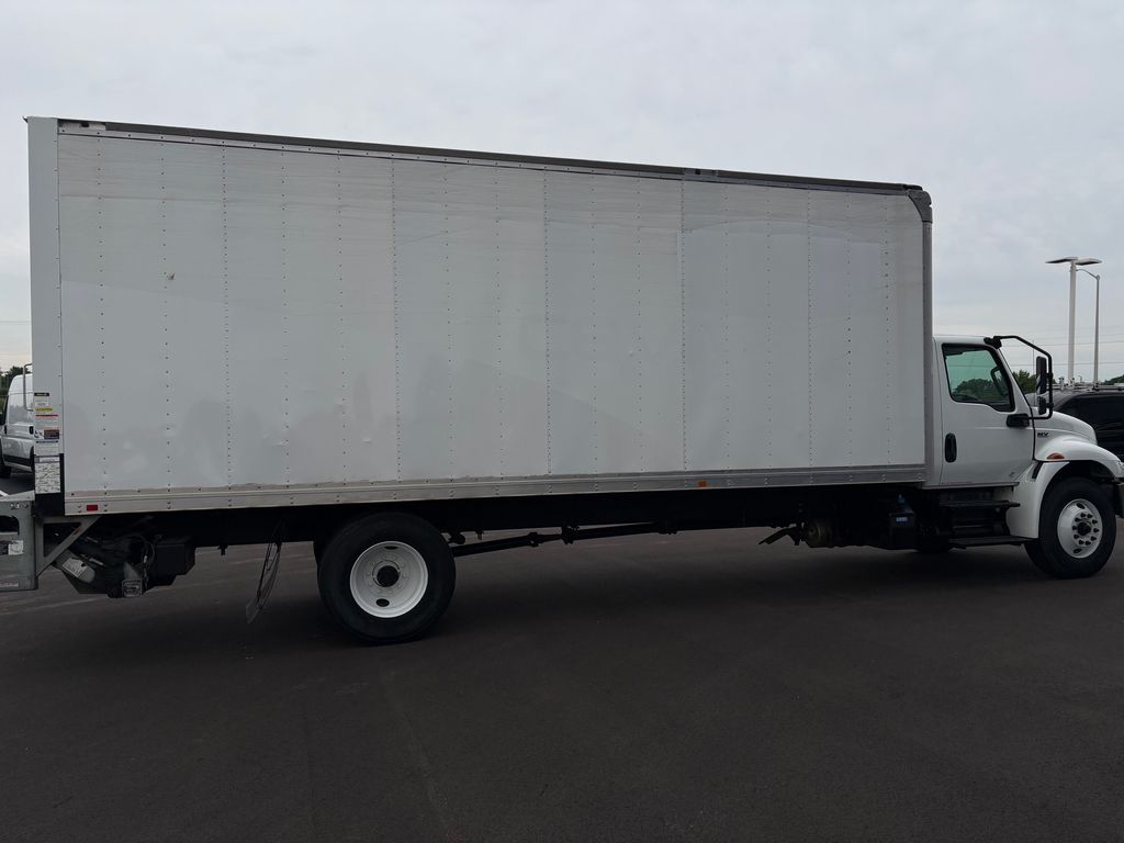 Used 2022 White International MV607 image 6