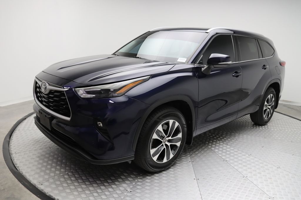 2022 Toyota Highlander XLE -
                West Palm Beach, FL