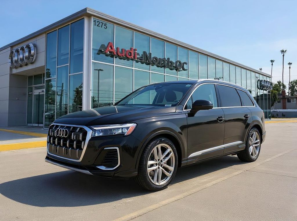 Thumbnail: 2025 Audi Q7 - 1