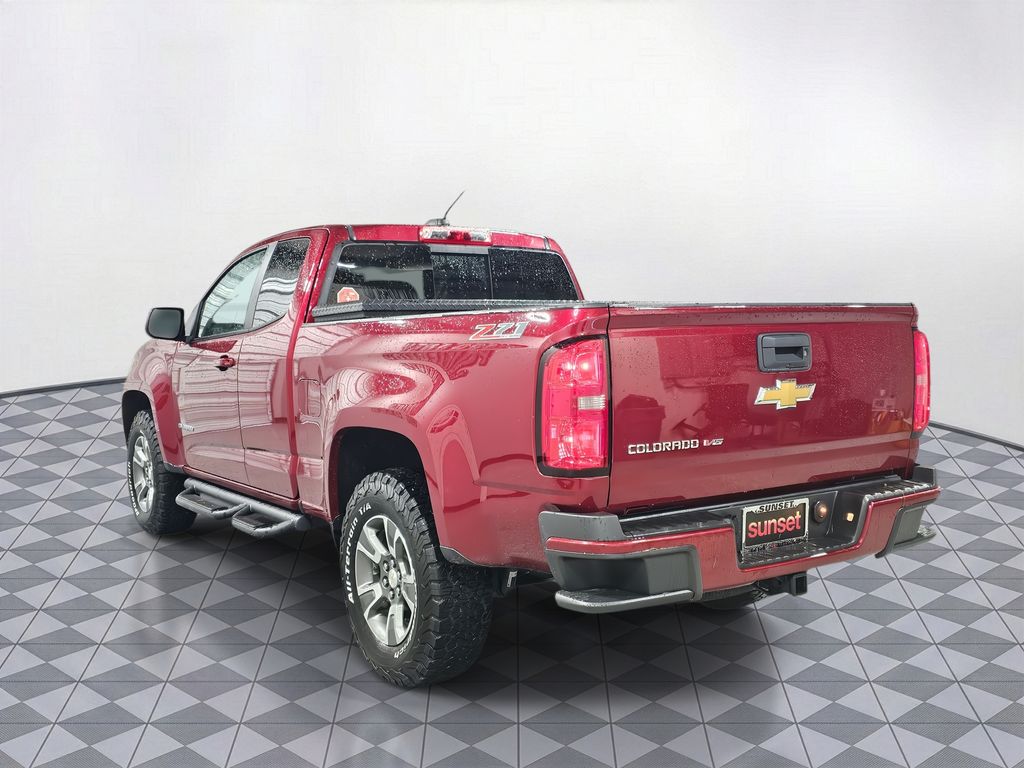 Used 2018 Red Chevrolet Z71 image 8