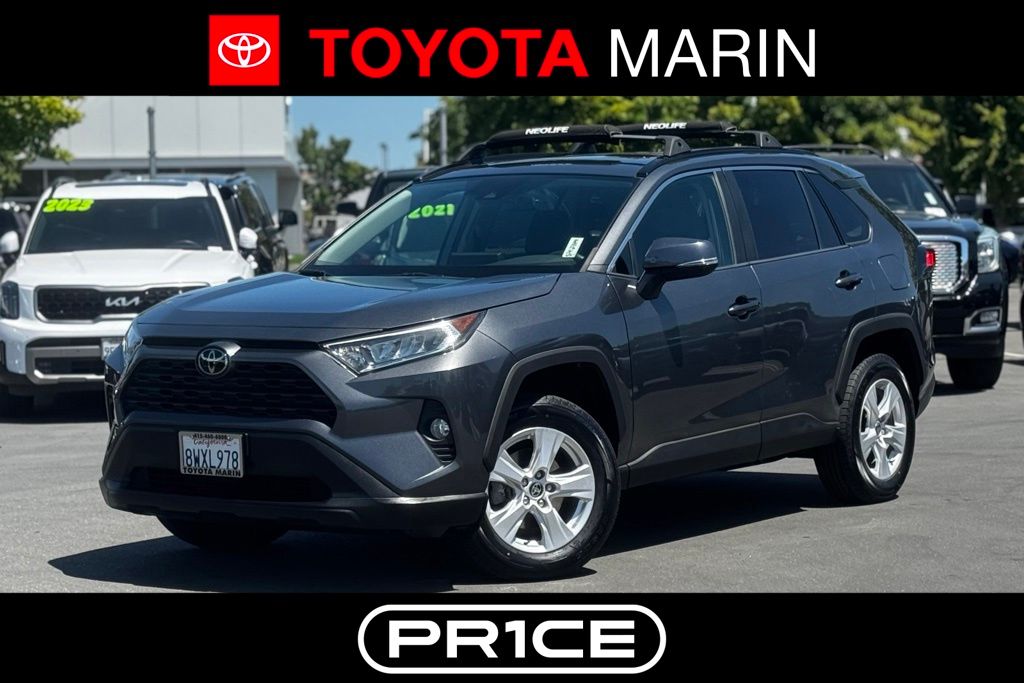 2021 Toyota RAV4 XLE AWD's photo