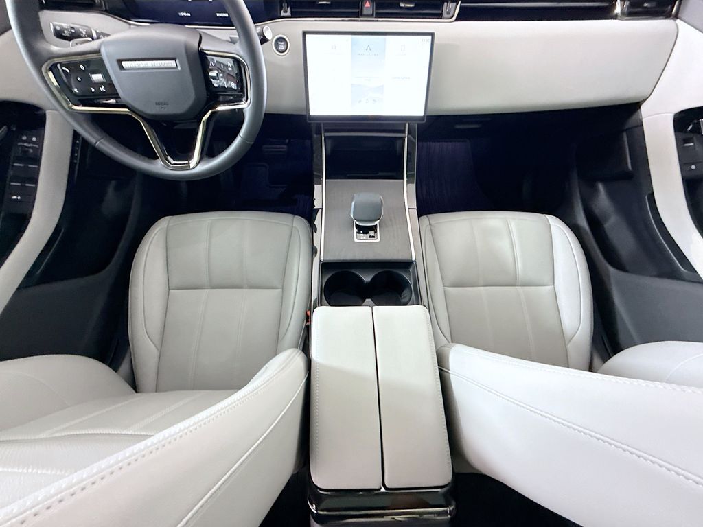 Thumbnail: 2025 Land Rover Range Rover Evoque - 16
