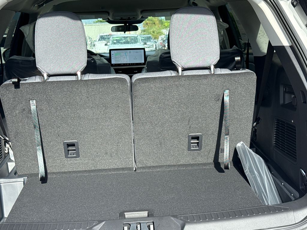 2025 Ford Explorer photo 15