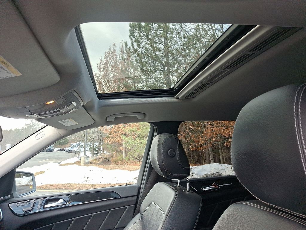 Thumbnail: 2016 Mercedes-Benz GL-Class - 14