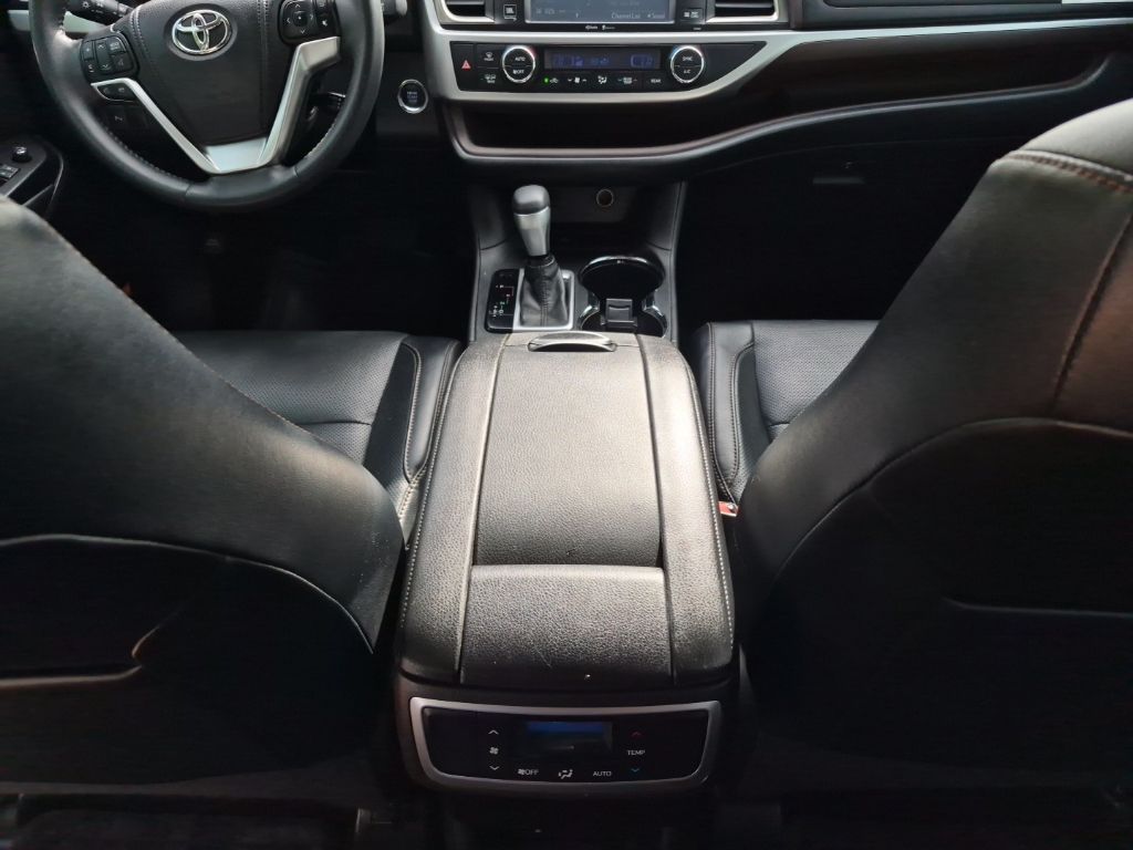 Used Car 2014 Toyota Highlander  Limited For Sale Under $20,000 In Austin, Texas