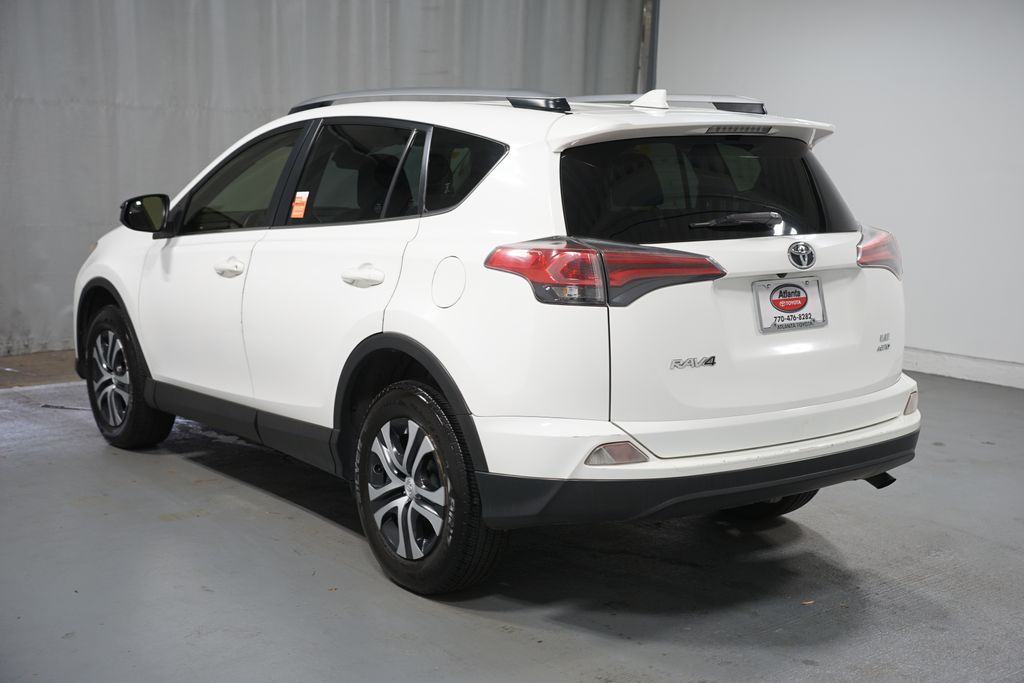 Thumbnail: 2017 Toyota RAV4 - 6