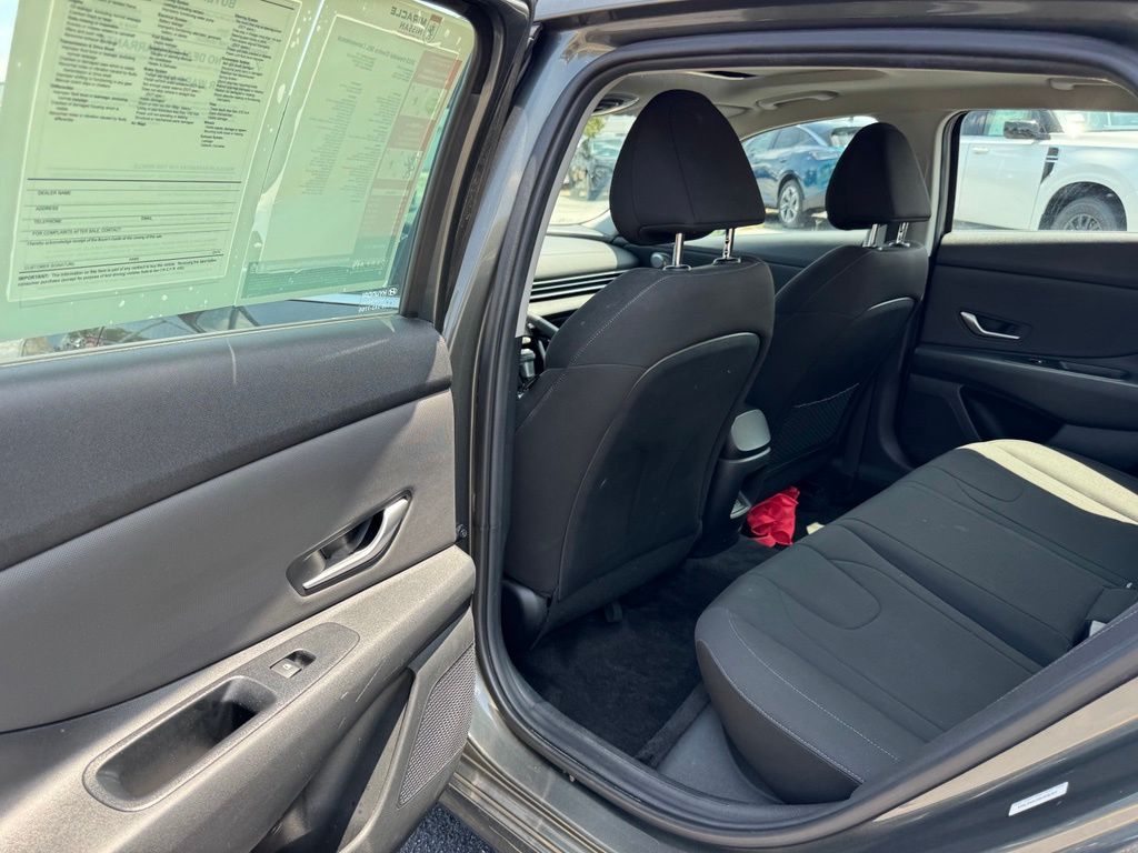 Used 2025 Hyundai Elantra Sedan