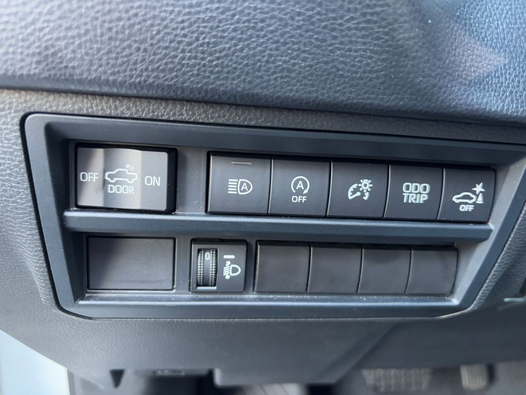 Thumbnail: 2022 Toyota Tundra - 10