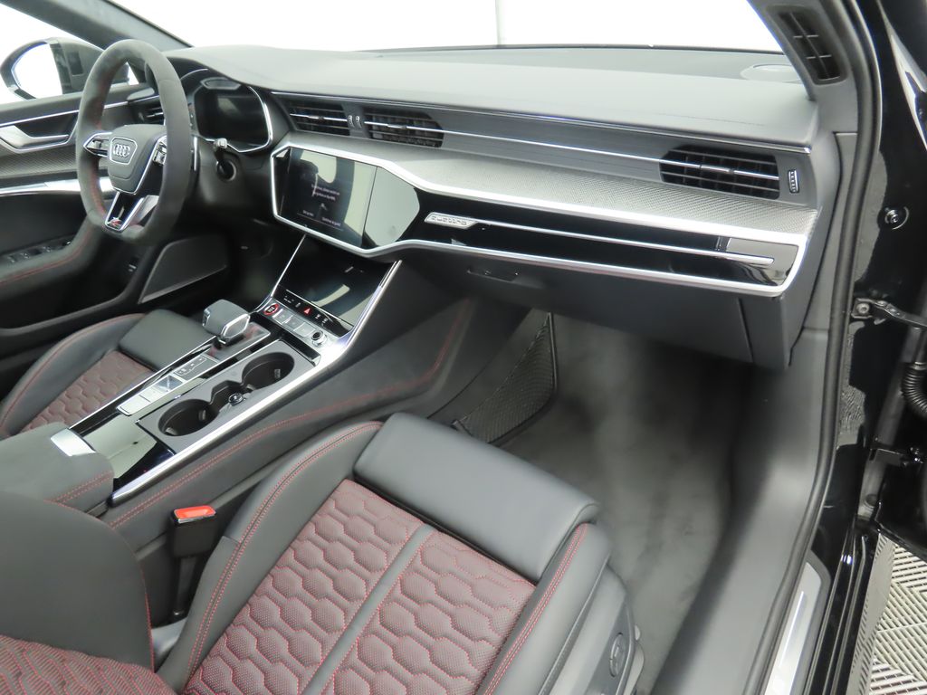 Thumbnail: 2025 Audi RS 6 - 19