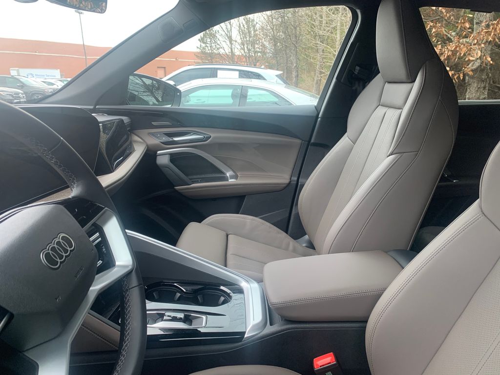 Thumbnail: 2025 Audi Q5 - 7