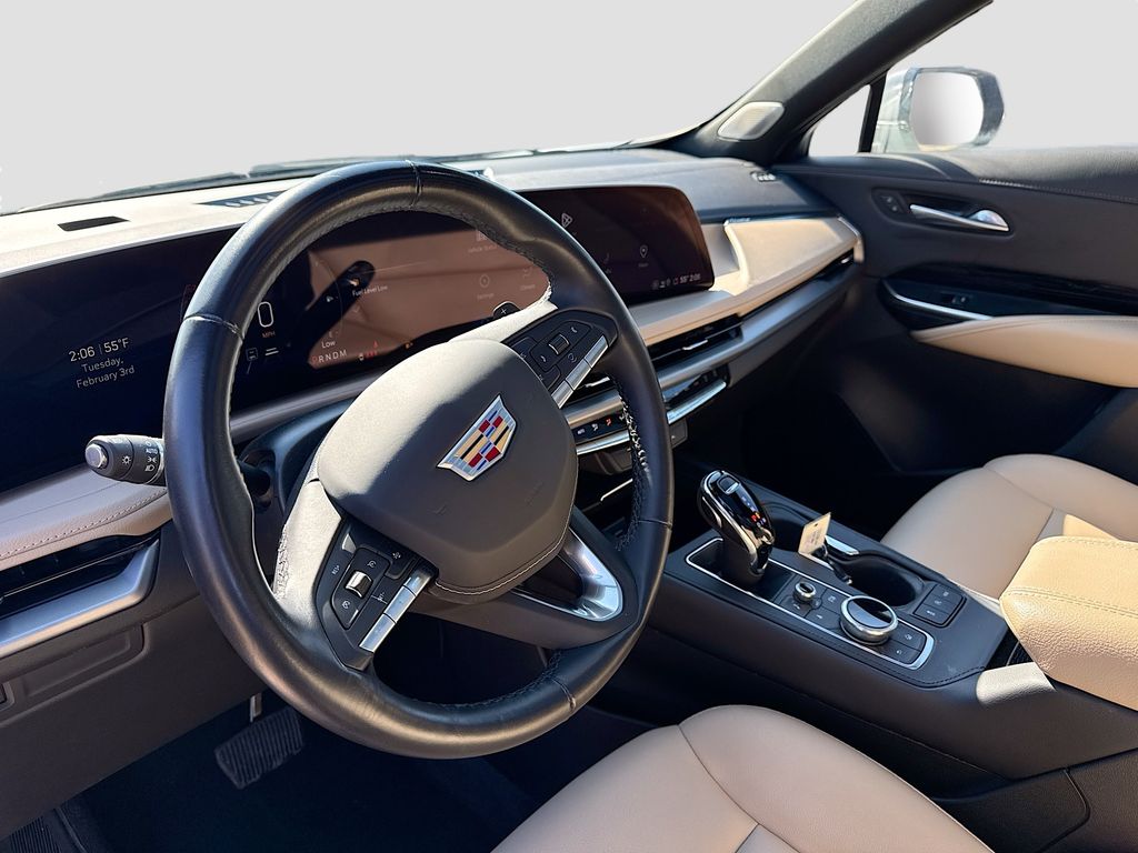 Used 2024 Silver Cadillac Luxury image 9