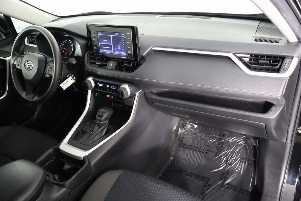 Thumbnail: 2021 Toyota RAV4 - 9