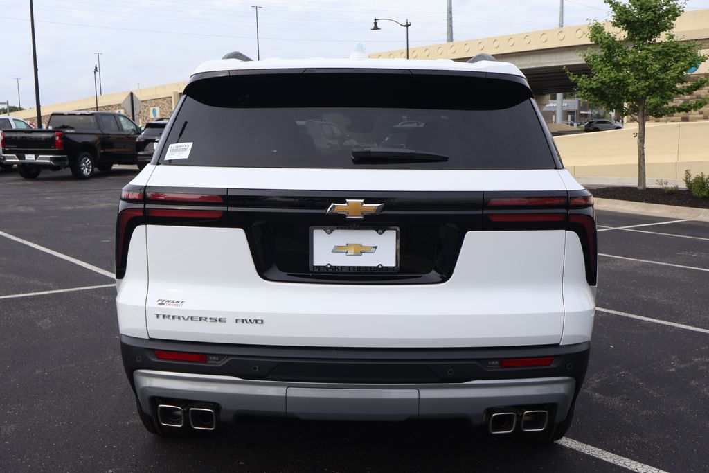 Thumbnail: 2026 Chevrolet Traverse - 10