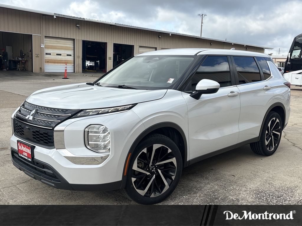 2022 Mitsubishi Outlander ES  at Community Toyota