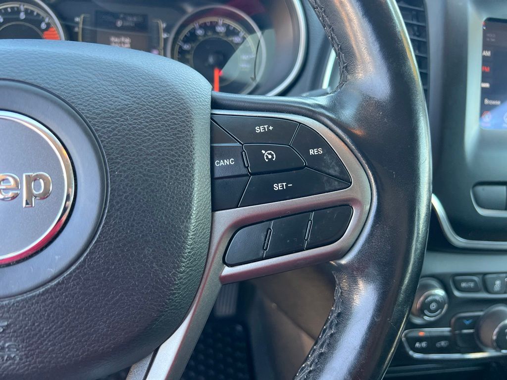 Used 2020 Jeep Cherokee SUV